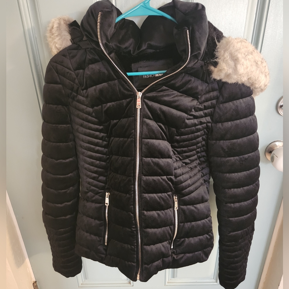 Fashion Nova Black Quilted Jacket. Size Large, But Fits More Like a Medium.
